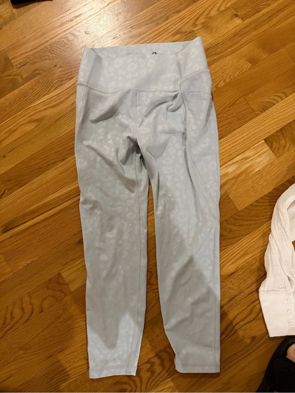 GAP Light Gray Leopard-Print High-Waist Leggings